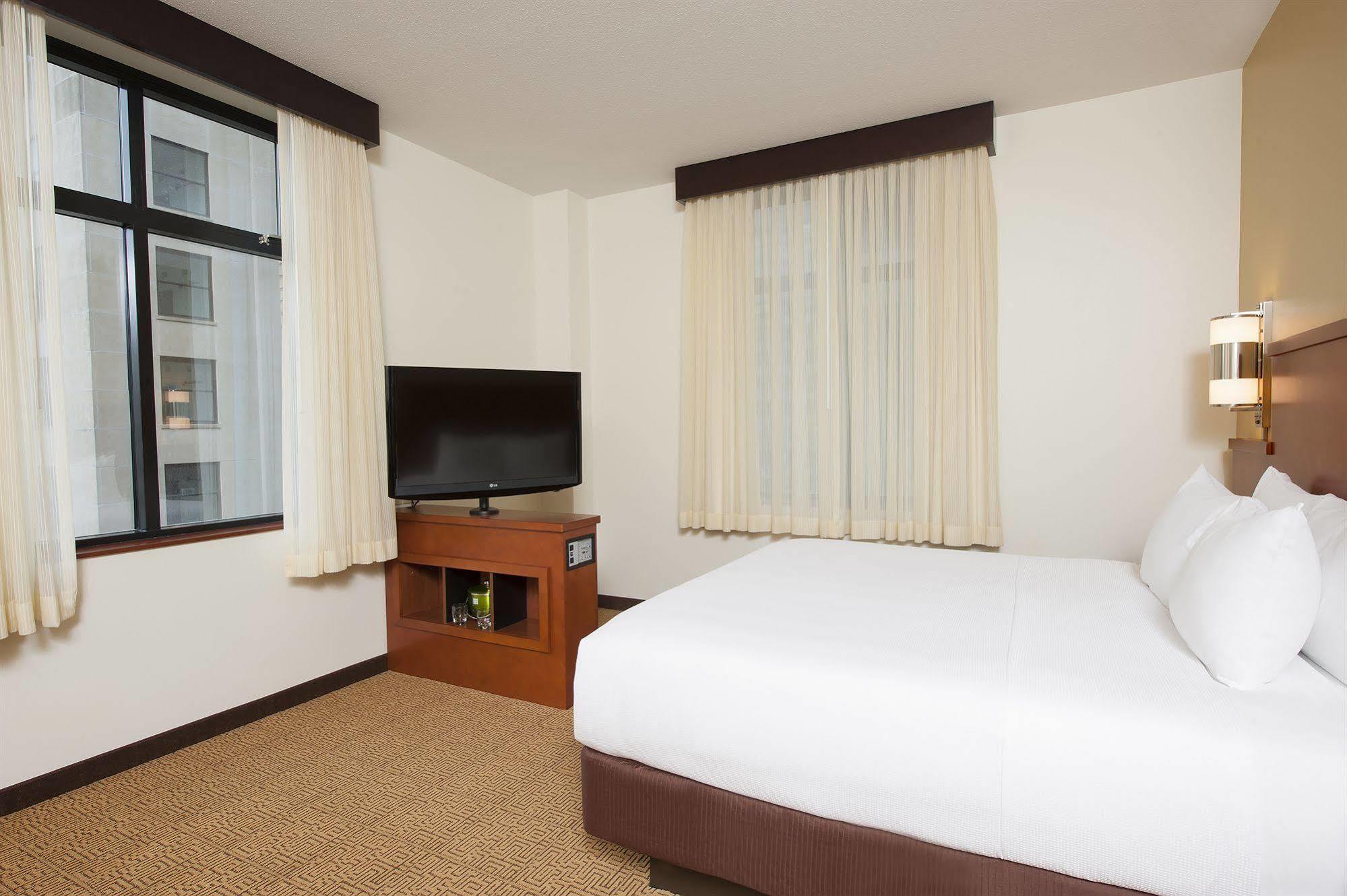 Hyatt Place Des Moines Downtown Exterior foto